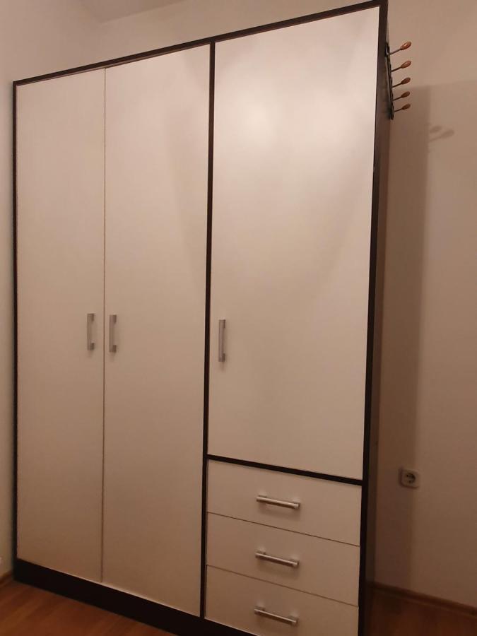 Stan Na Dan Prnjavor, Gajba U Centru Apartment Екстериор снимка