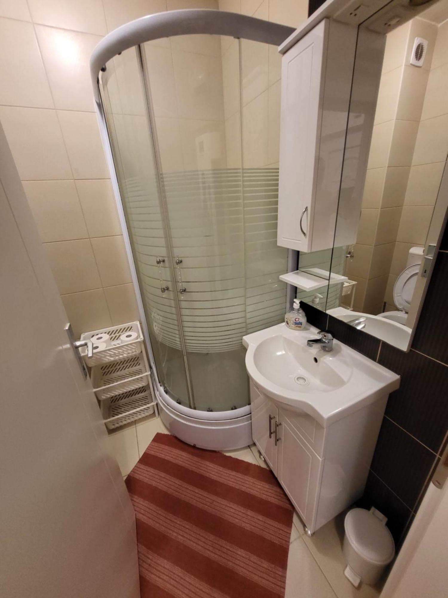 Stan Na Dan Prnjavor, Gajba U Centru Apartment Екстериор снимка