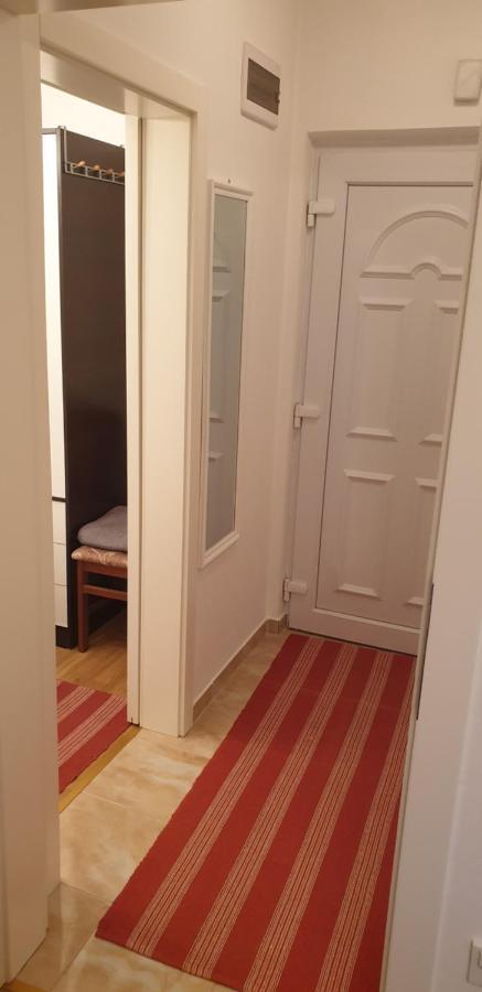 Stan Na Dan Prnjavor, Gajba U Centru Apartment Екстериор снимка